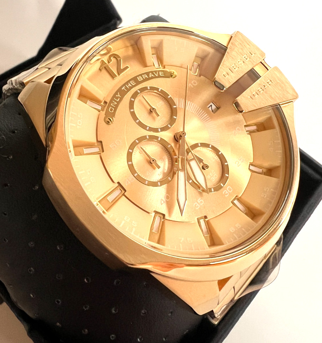 DIESEL DZ4360 Mega Chief Men’s Gold-Tone Chronograph Watch BN Gift Box $270