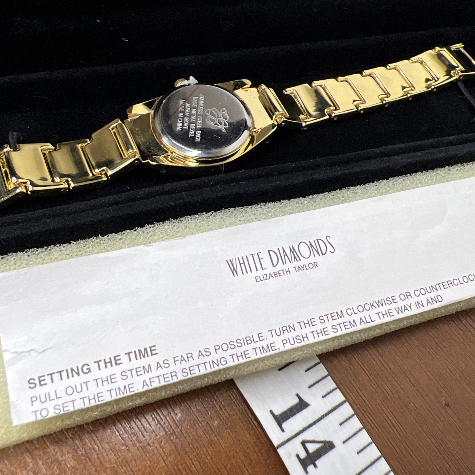 New In Box Elizabeth Taylor Gold Womens Watch White Diamonds Collection New Batt