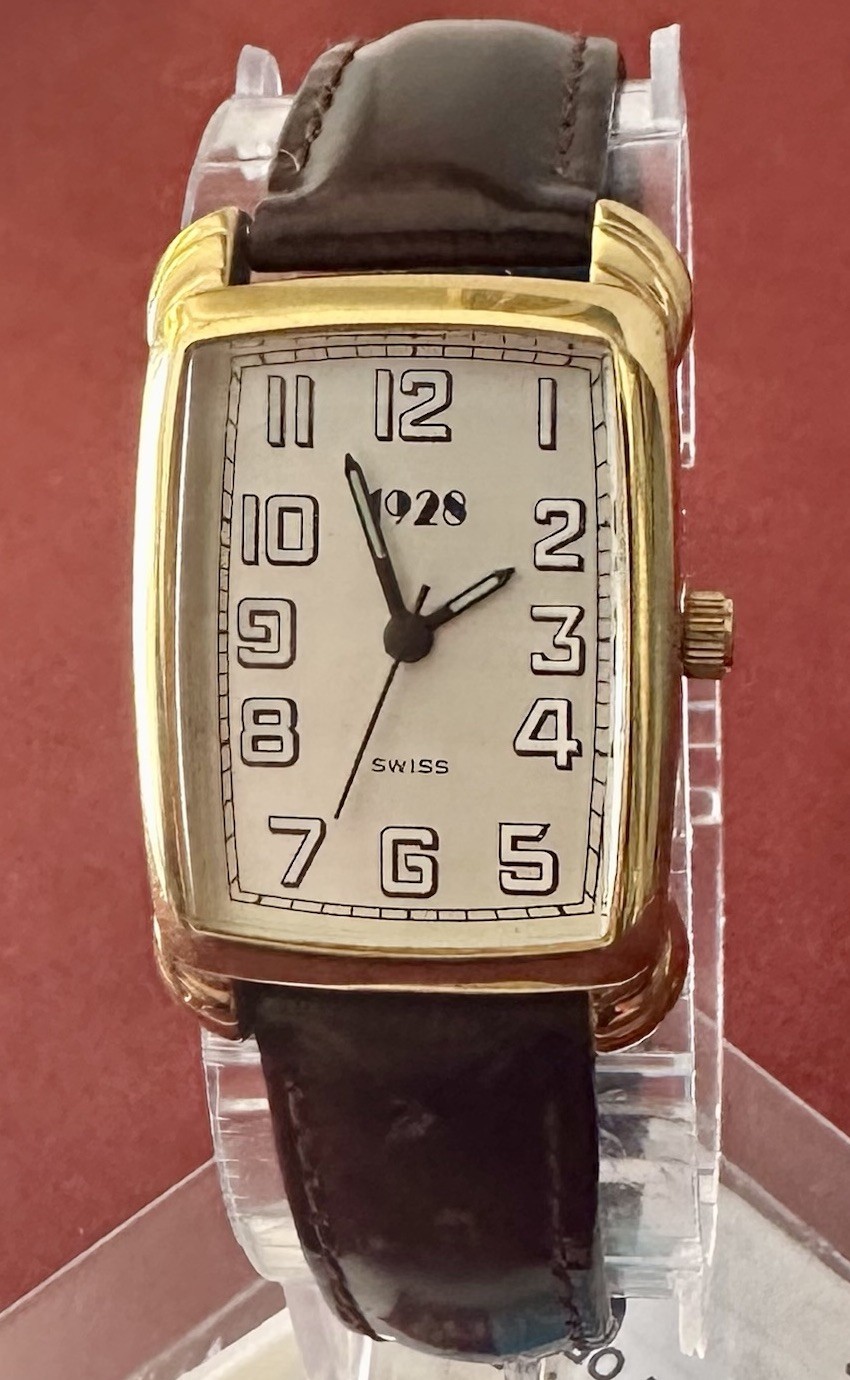 1928 Swiss Ronda 762 Quartz Dress Watch Gold Tone Rectangular New Battery MINT