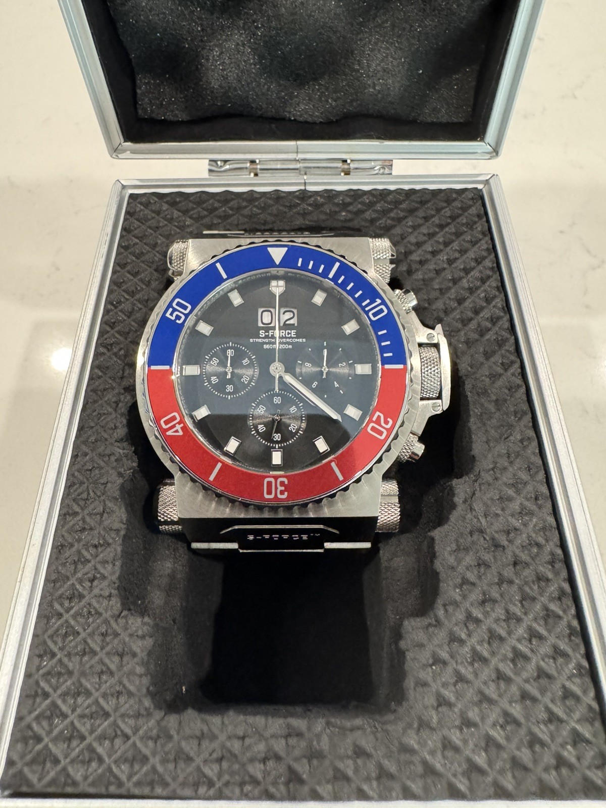 S-FORCE STRENGTH OVERCOMES VIP SPORTS MULTI TASK 660ft/200M MEN’S WATCH OPEN BOX