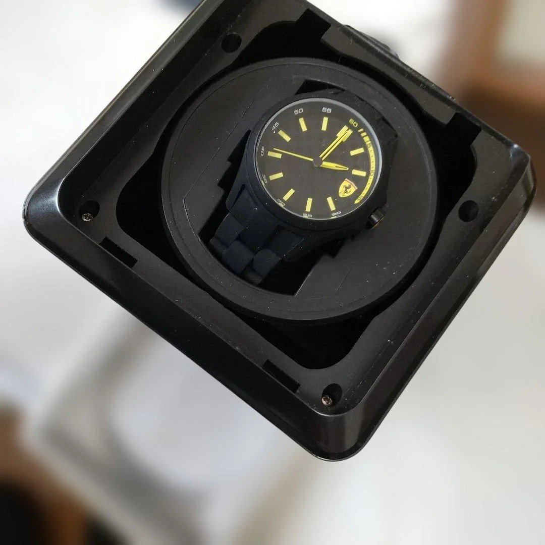 SCUDERIA FERRARI Mens SS Black Yellow Checkered Dial 5ATM WR Watch