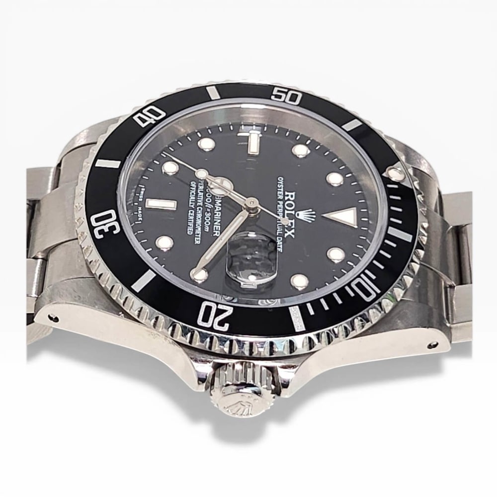 Mint Rolex Submariner 40 mm Sapphire Steel Black Watch 16610 Y Series 2001