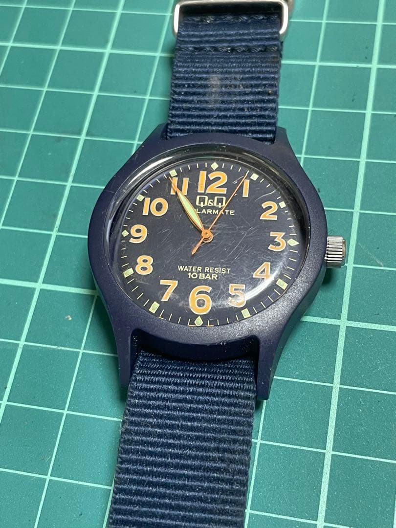 Working condition, excellent condition solar-powered wristwatch, Citizen Q&Q