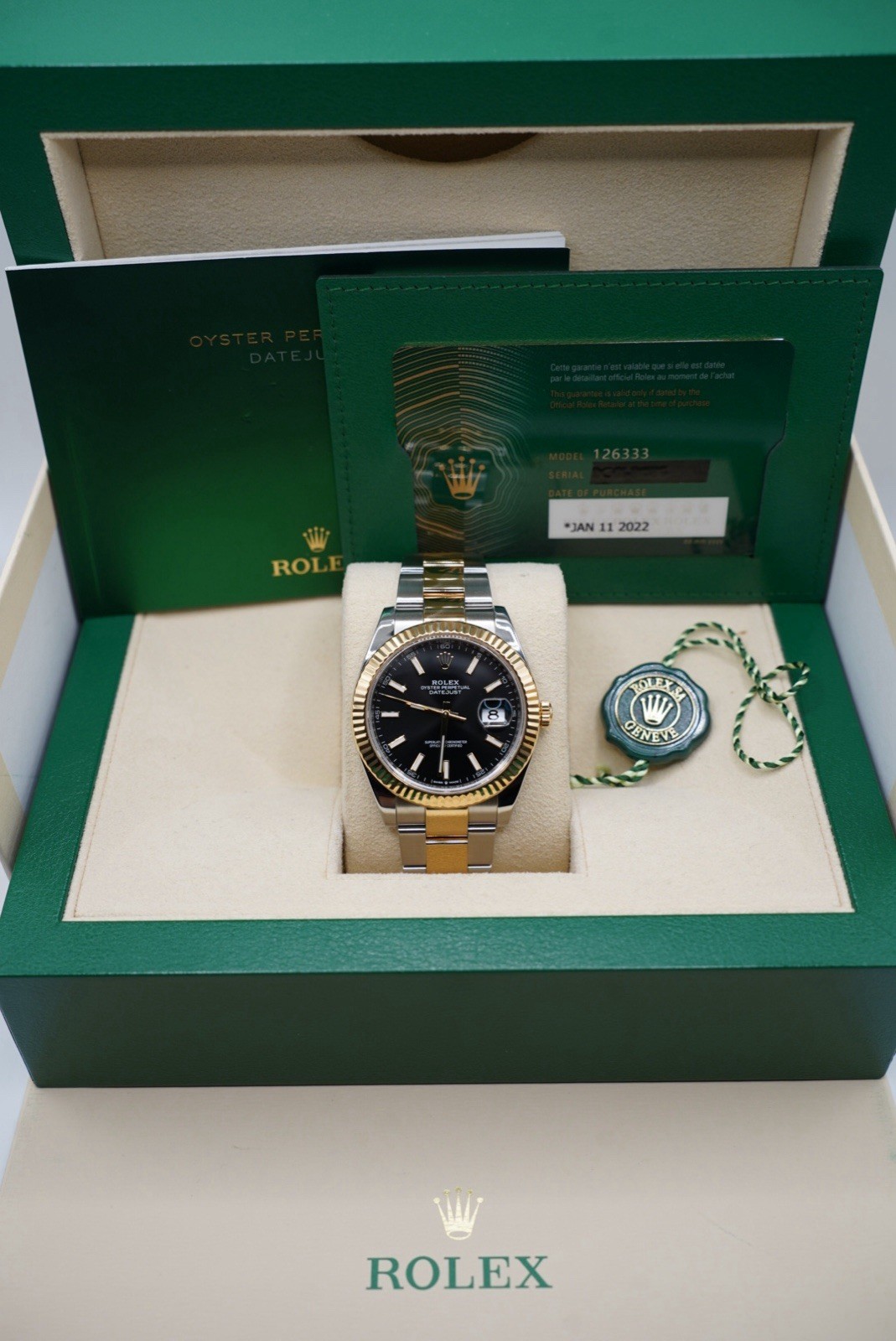 Rolex Datejust 41mm – 126333 – Black Dial – 18K Gold Oyster – Full Set – 2022