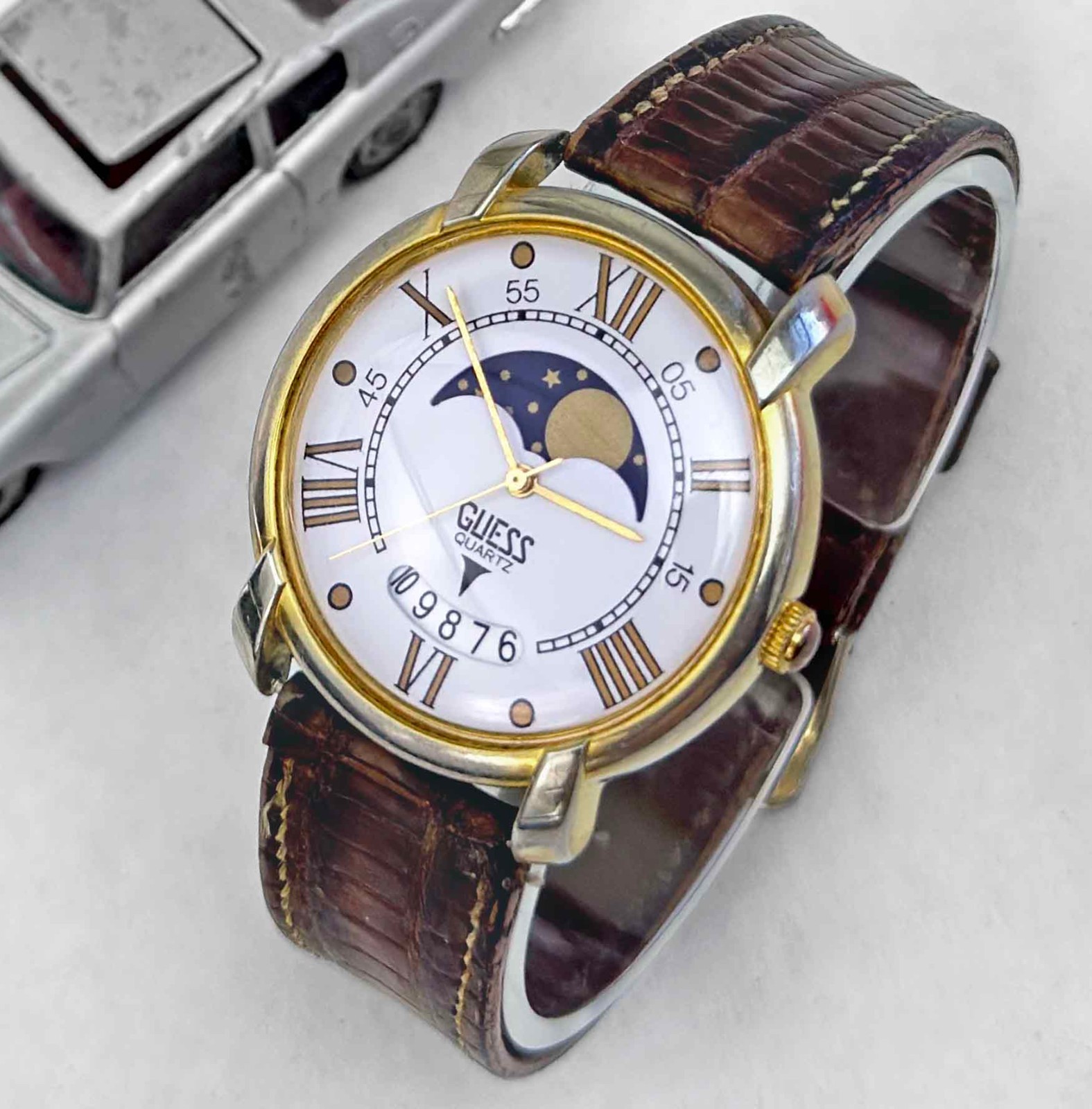 GUESS 1988 True Moon Phases Swiss Parts Date Gold VTG Lizard Strap 34mm Watch