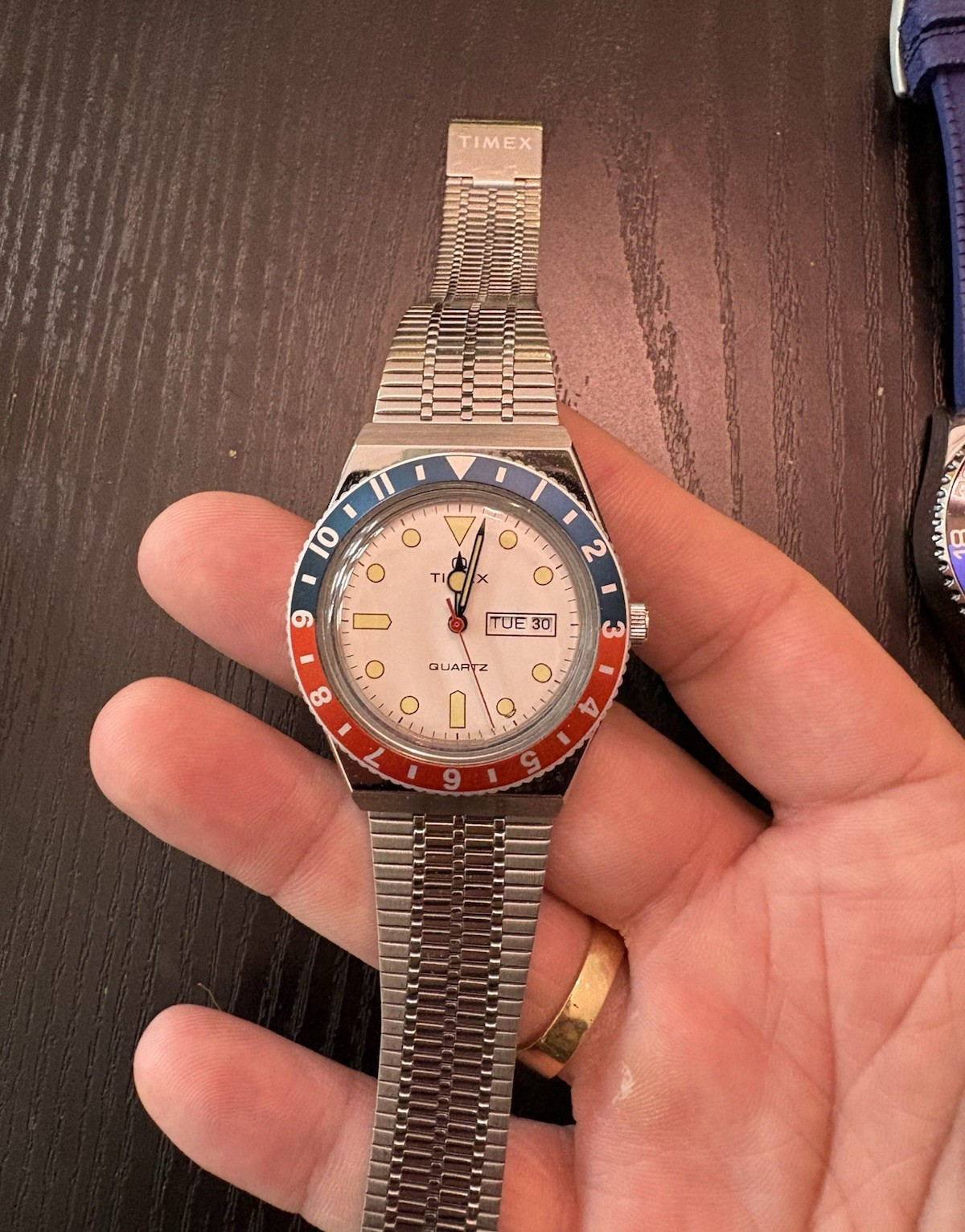 Timex Quartz Analog Day/Date Watch Silver Steel Bracelet Red/Blue