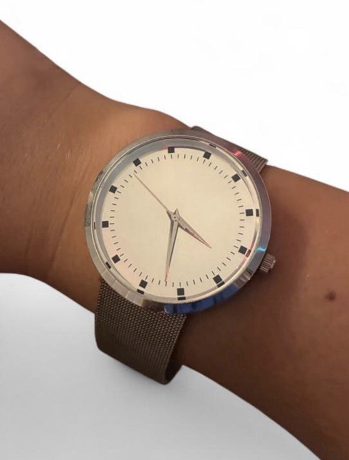 Quartz Analog Watch Silver Dial Stick Index Round Silver Case Brown Mesh Band