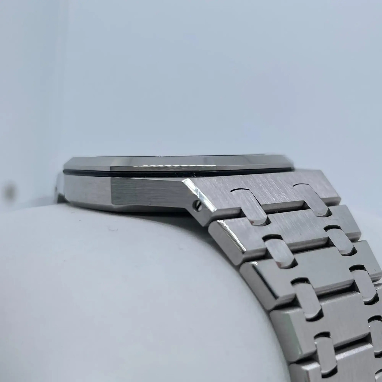 2020’s Mint Audemars Piguet 15202ST.OO.1240ST.01 Royal Oak ‘Jumbo’ Steel Watch