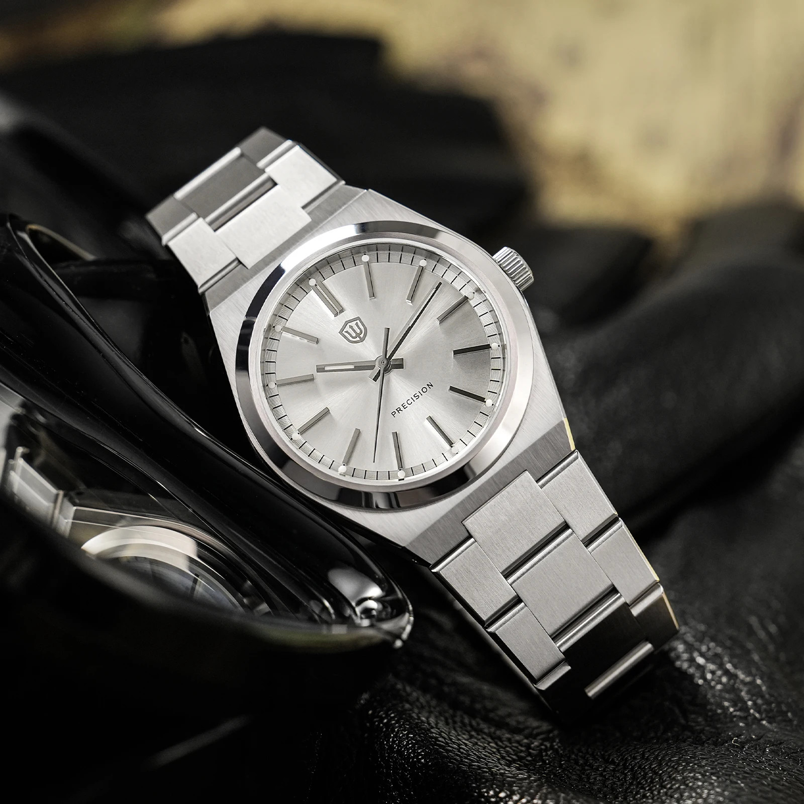 37mm Quartz Watch VH31 Sweep Sapphire BGW9 Luminous 100M Waterproof