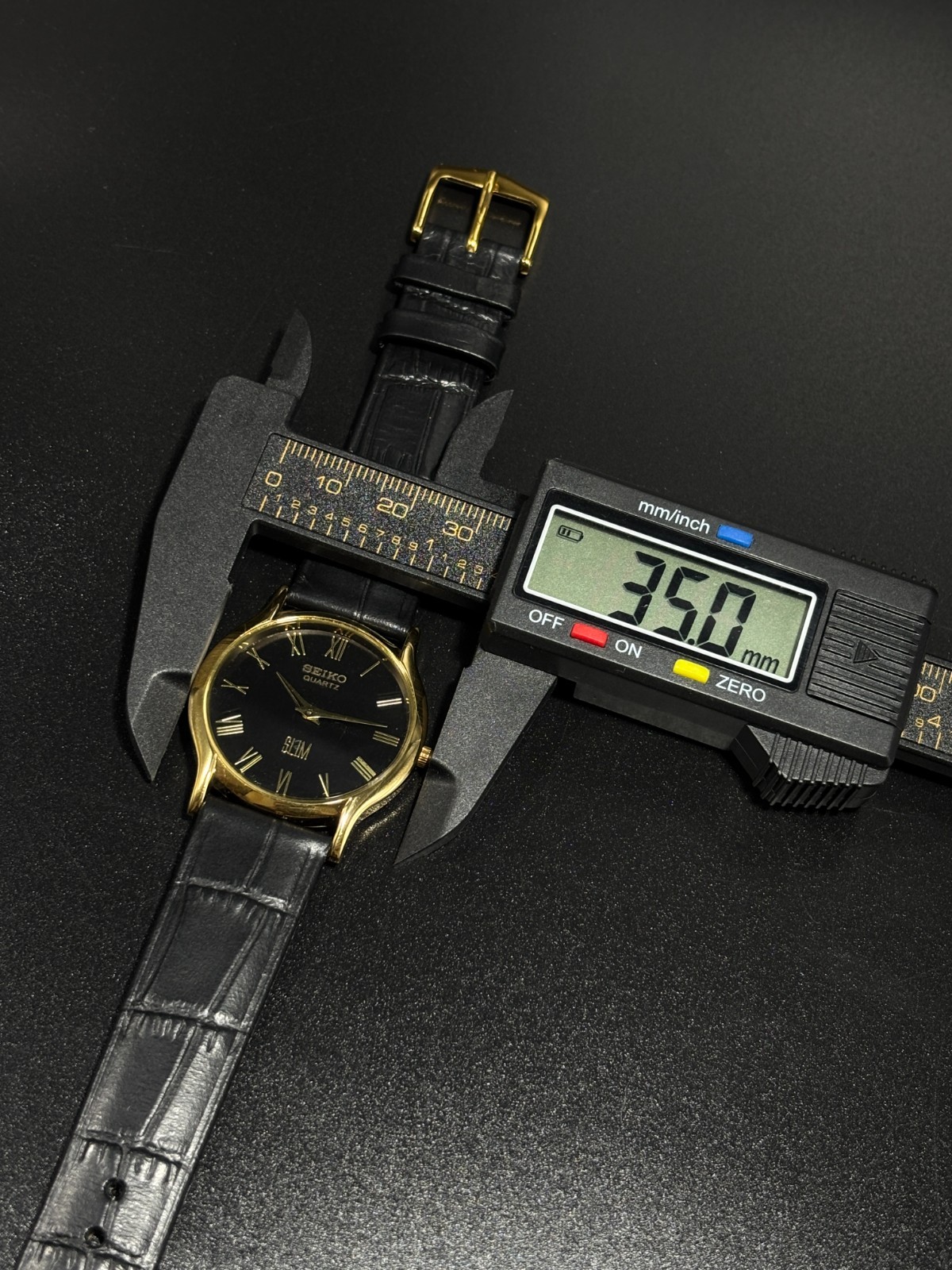 Vintage Seiko Slim Quartz Men’s Wrist Watch -Black Roman Dial