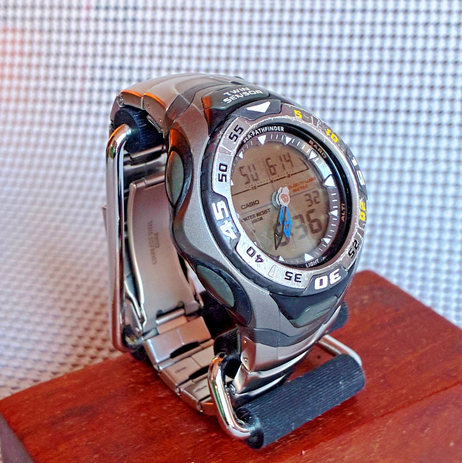 CASIO SEA PATHFINDER SPF-60D / ANA-DIGITAL/ ALTI & BAROMETER US SELLER NO TARIFF
