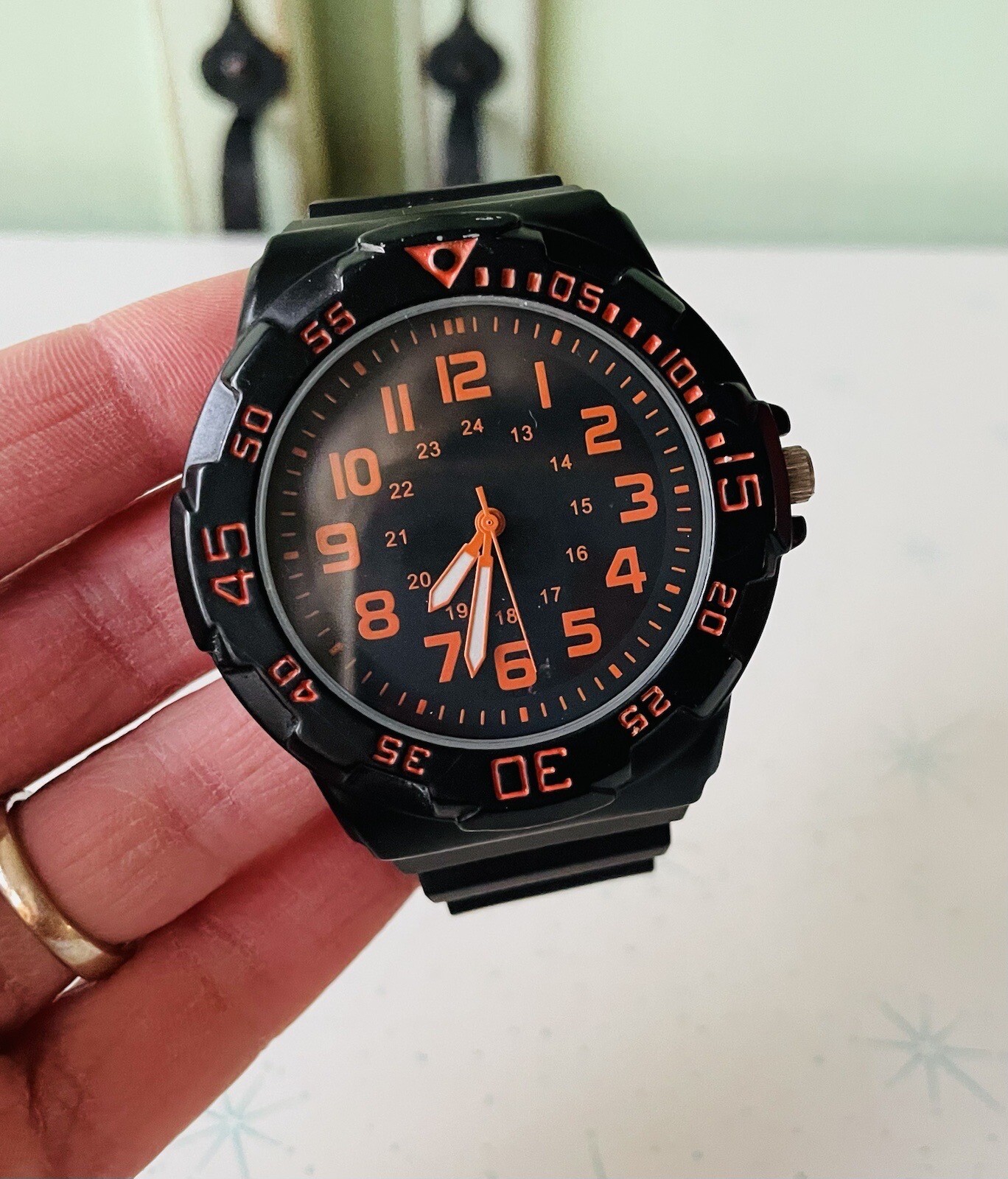 Men’s Watch Black And Orange Tone Quartz Analog Men’s Watch Stainless Steel