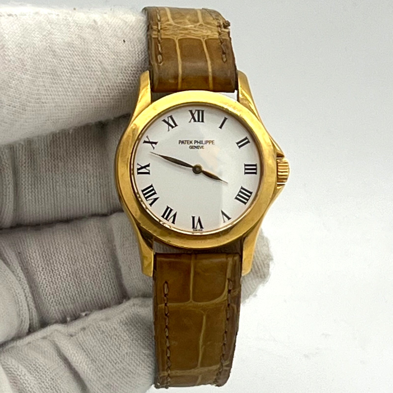 PATEK PHILIPPE 18K Yellow Gold 28mm Calatrava 4905J