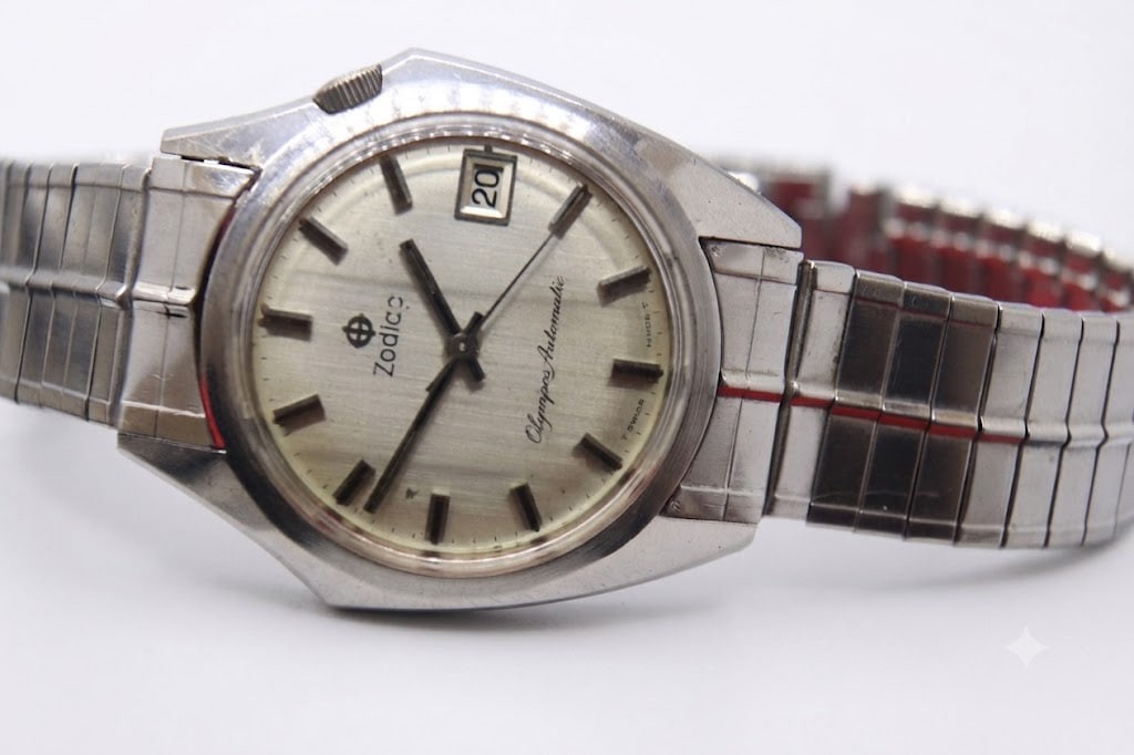 Vintage Zodiac Olympos Automatic Men’s Wristwatch Asymmetrical Swiss Made Steel