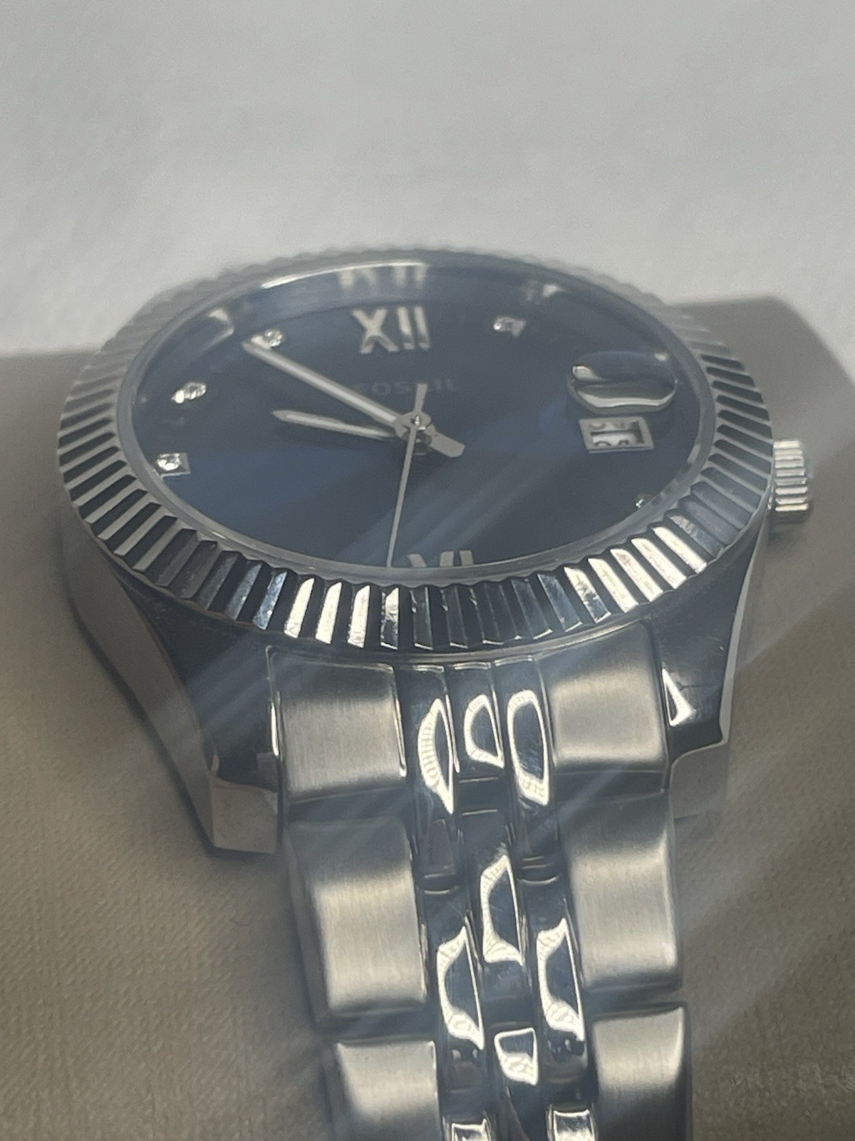 Fossil Scarlette Royal Oyster Stainless Steel Watch Blue Silver Gemstones ES4902