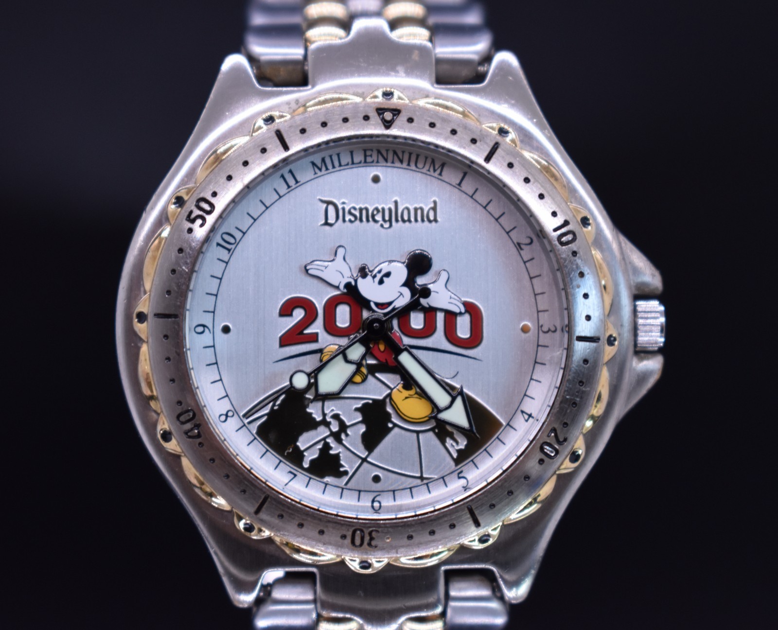 Vtg FOSSIL DISNEYLAND Millennium 2000 Watch Mickey Mouse Limited 500 NEW BATTERY