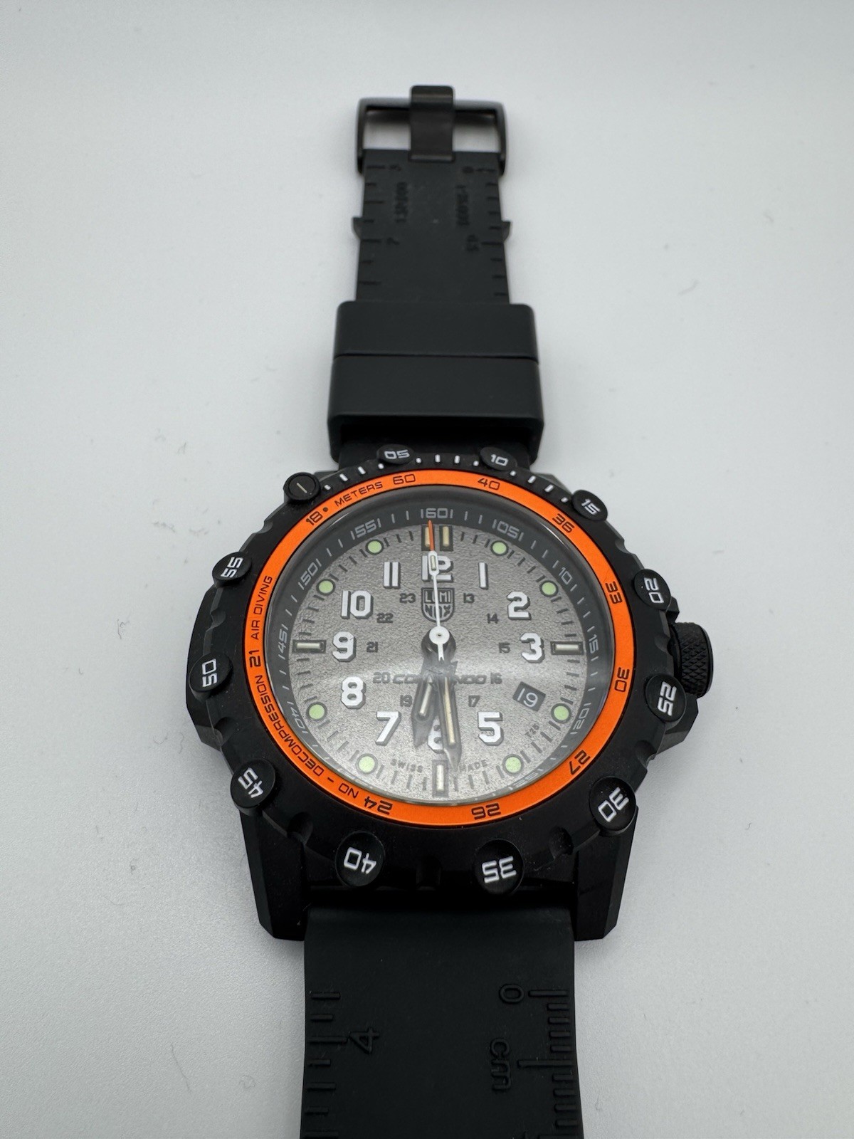 Luminox Commando Frogman 3301 Carbonox Diver Watch 3300 Series – Barely Used