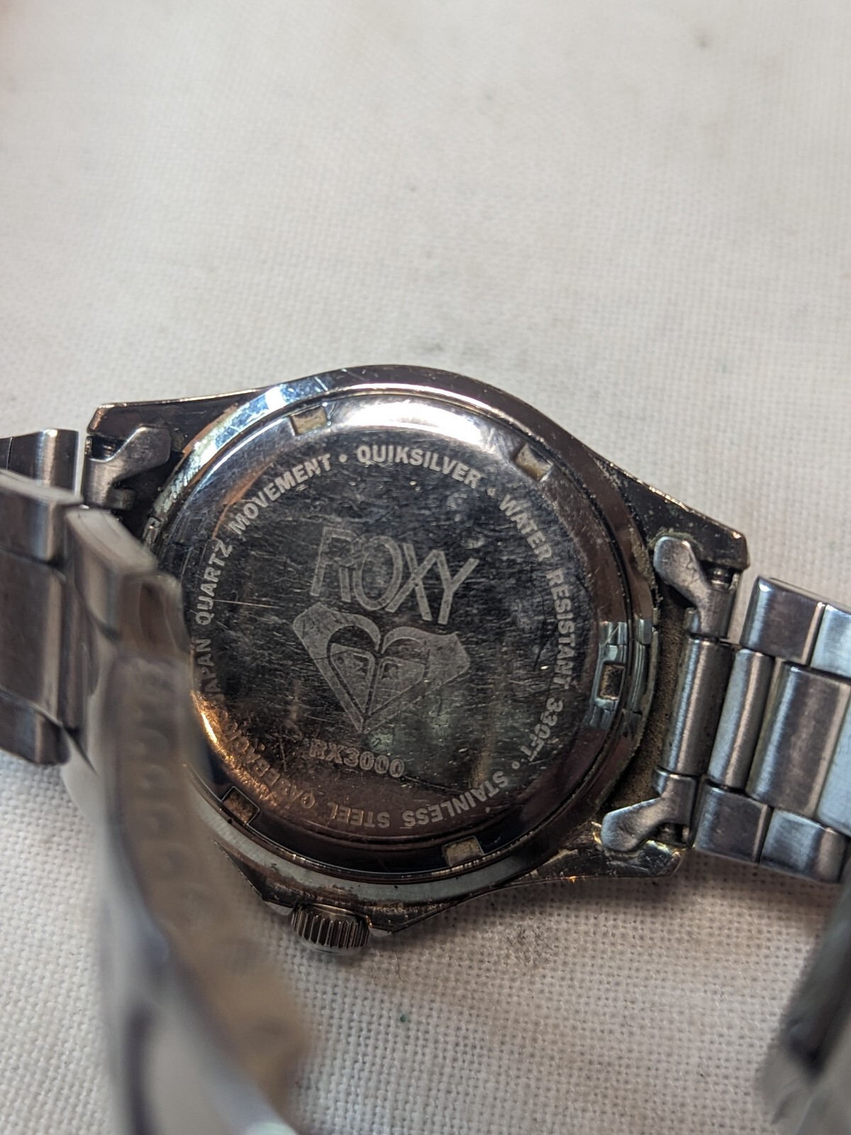 Roxy Quiksilver RX 3000 Analog Quartz Black Women’s Watch – Some Scratches Runs