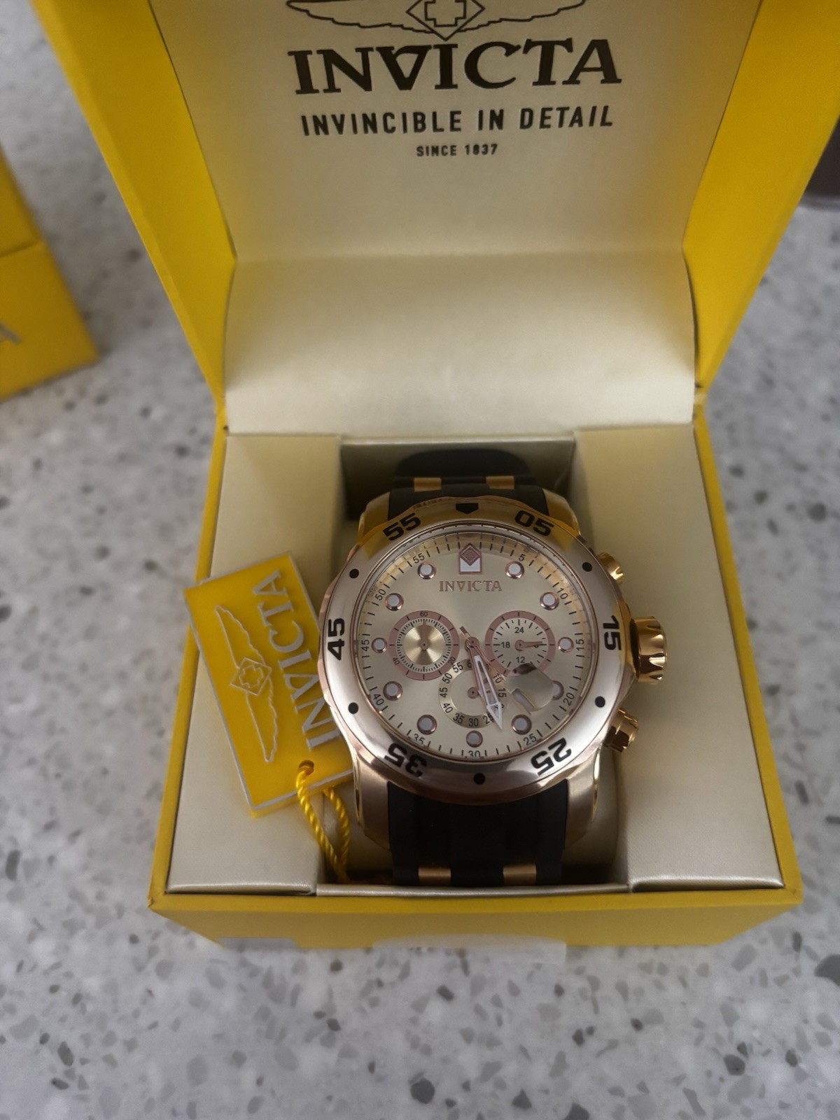 Invicta Men’s Chronograph Analog Sport White/Gold Dial Gold Case Black Strap Box