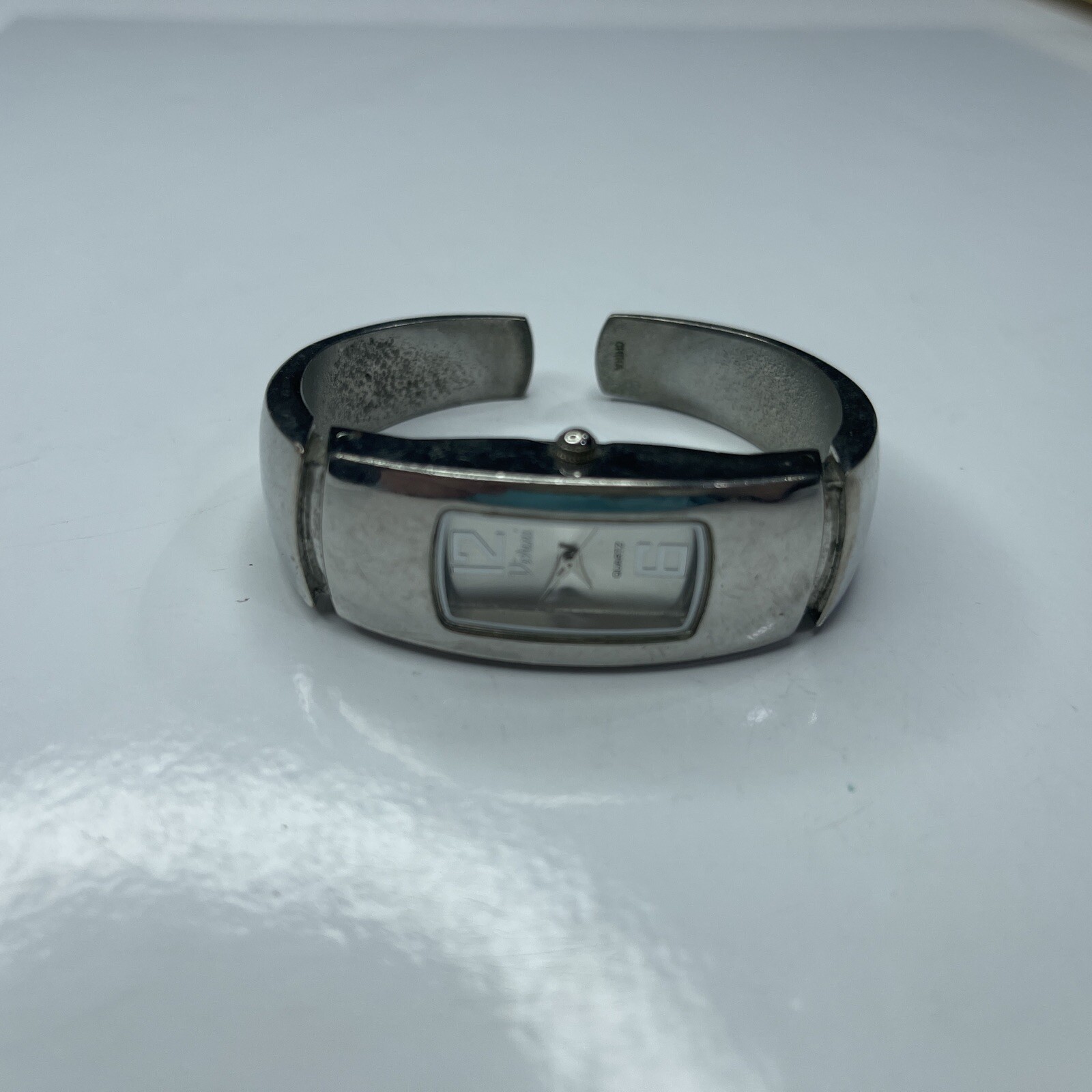 E Vivani Singapore Accutime K335R Silver Cuff Stainless Untested