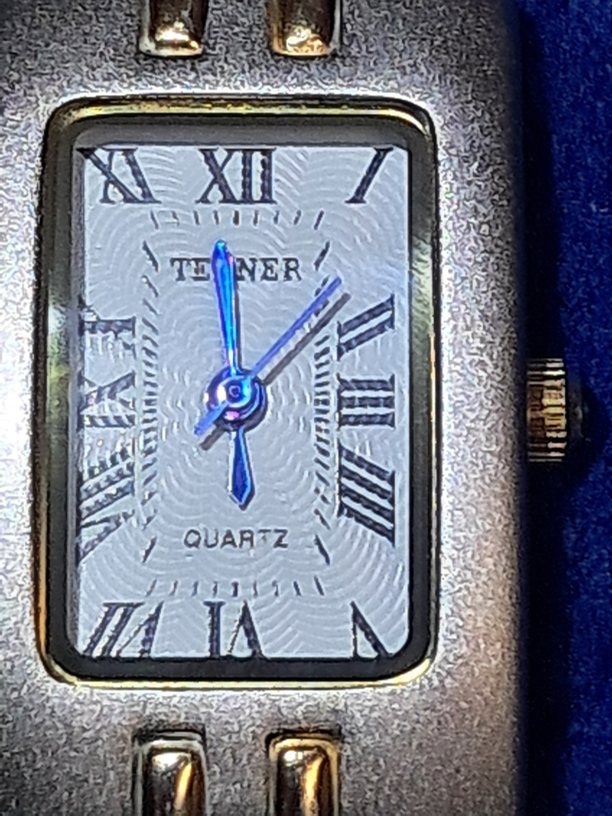 Bijoux Terner Womens Watch Textured White Face Blue Hands Blue Jewel New Battery