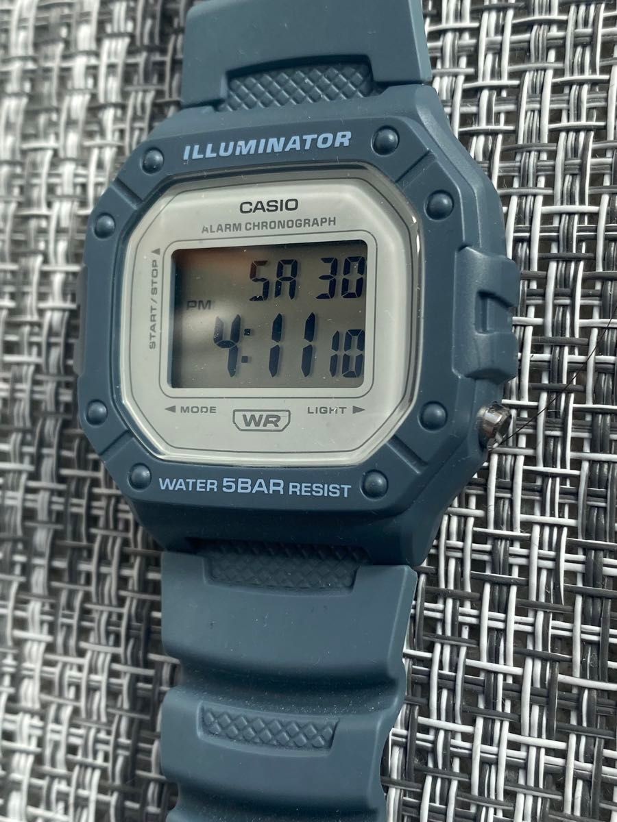 CASIO ILLUMINATOR digital wristwatch W 218H navy
