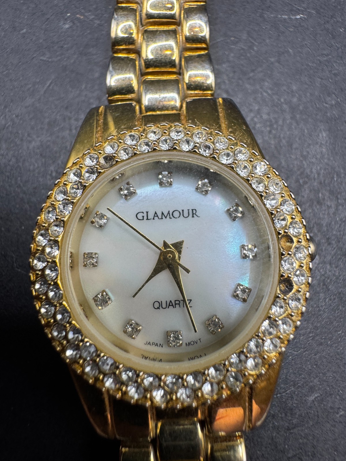 Vintage Glamour Women’s Gold Tone Quartz Watch Rhinestone Bezel MOP Dial 24.5mm