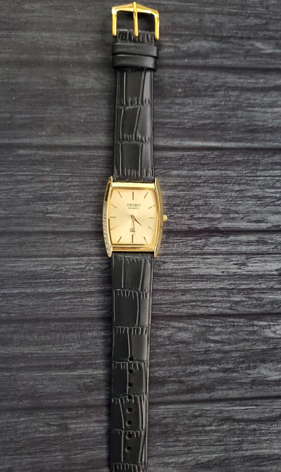 **Very Cool Vintage Men Tank Barrel Champ Satin Stick Dial Watch New Mvt & Batt
