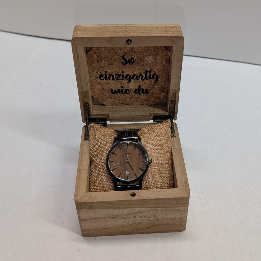 Holzkern Wood Grain Brown Dial Quartz 40mm Black Mesh Band Date Watch Box Papers