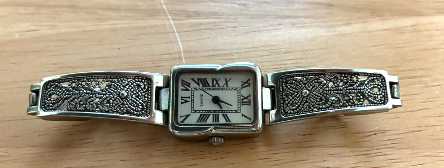 Vintage women’s Ornate Silver-tone Quartz Wristwatch 6.5 inches