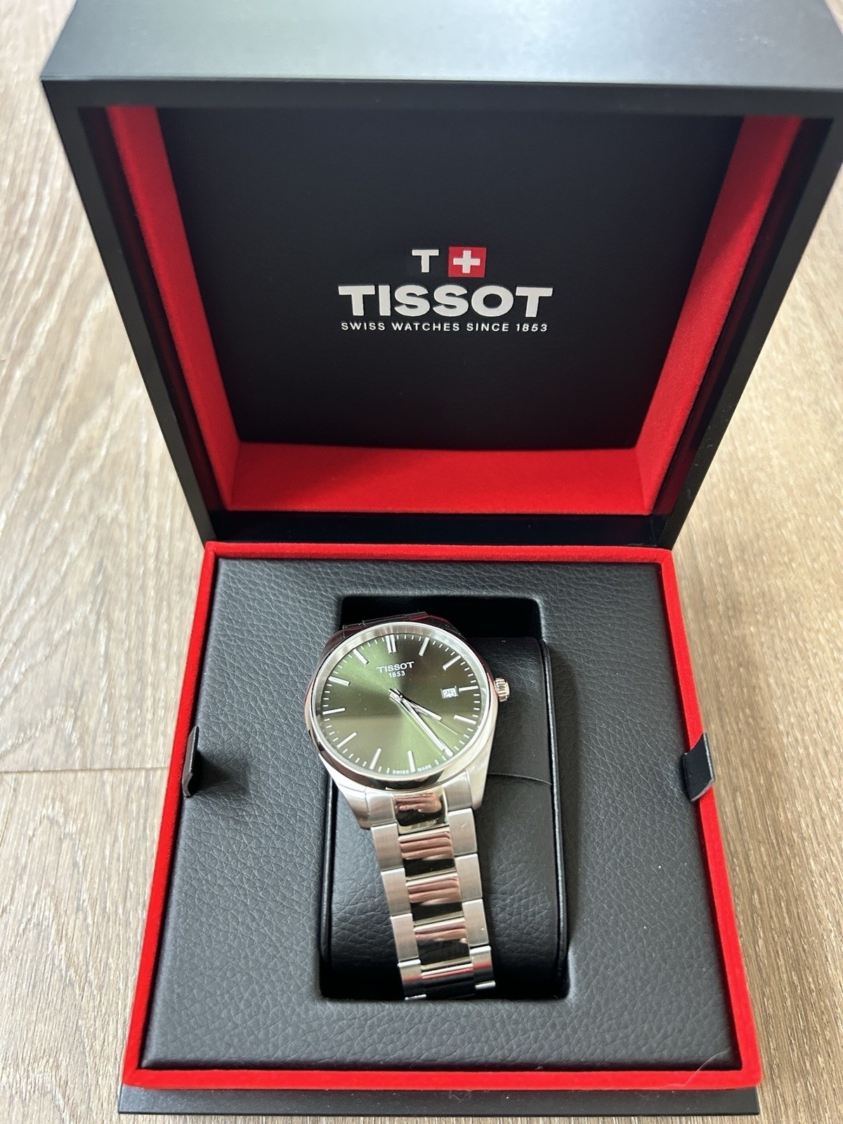 Tissot Swiss Watch Stainless Steel Green Dial Date Men’s Watch w/ Box