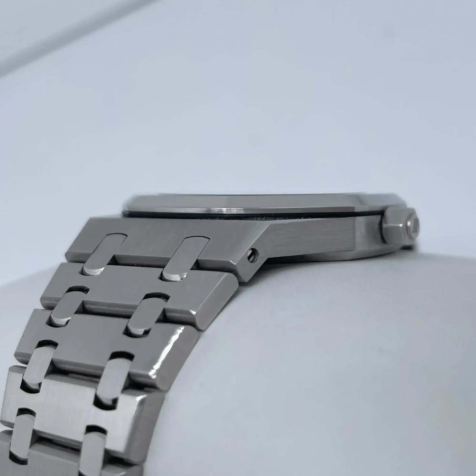 2020’s Mint Audemars Piguet 15202ST.OO.1240ST.01 Royal Oak ‘Jumbo’ Steel Watch