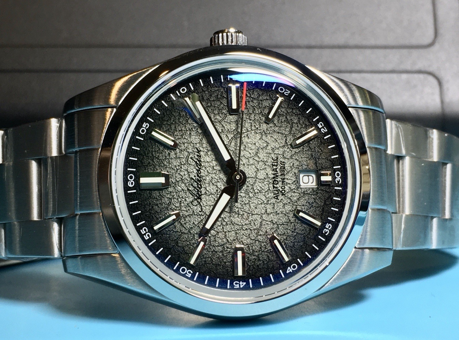 ADDIESDIVE GREY FUME CRACKED ENAMEL DIAL WATCH 39MM SPORT SWISS BGW9 K1 CRYSTAL