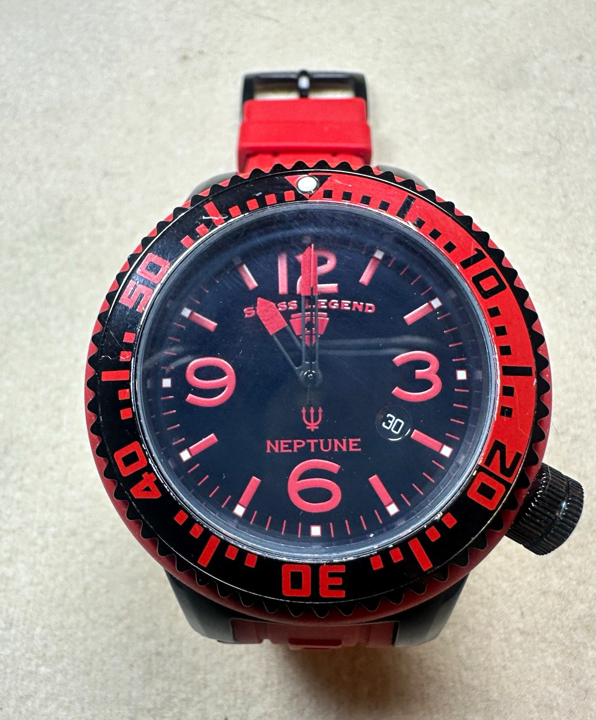 Swiss Legend Neptune Diver Quartz 200m 52mm Black/Red Dial Red Rubber Date