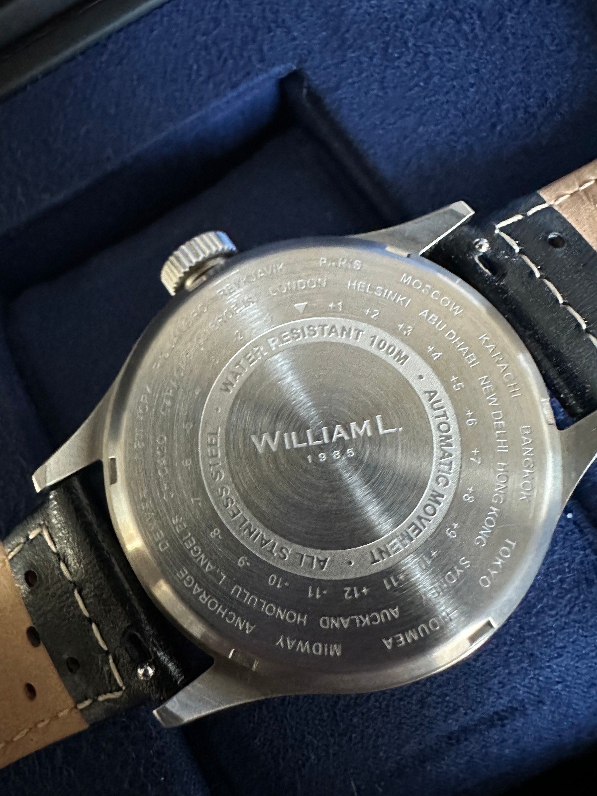 William L 1985 Accueil Power Reserve Automatic Watch 40.5mm White Dial