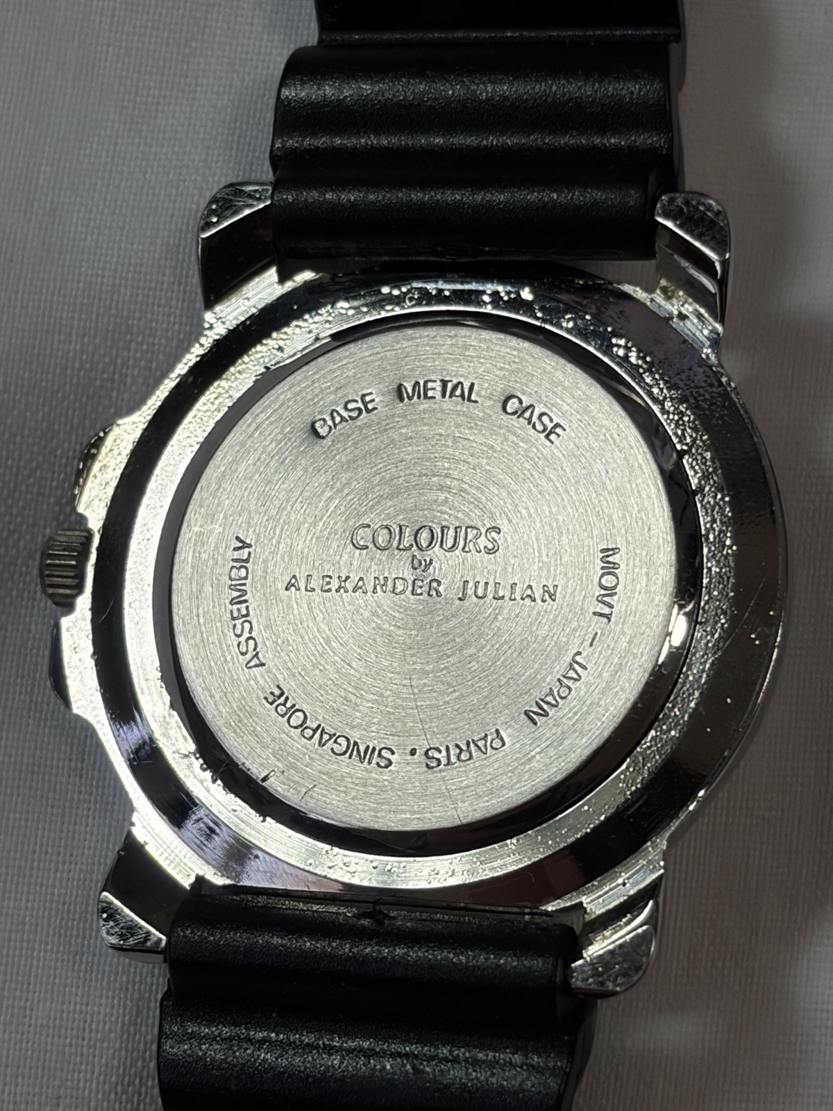 Vintage Colours by Alexander Julian Quartz Watch Red Blue Bezel Runs 40mm