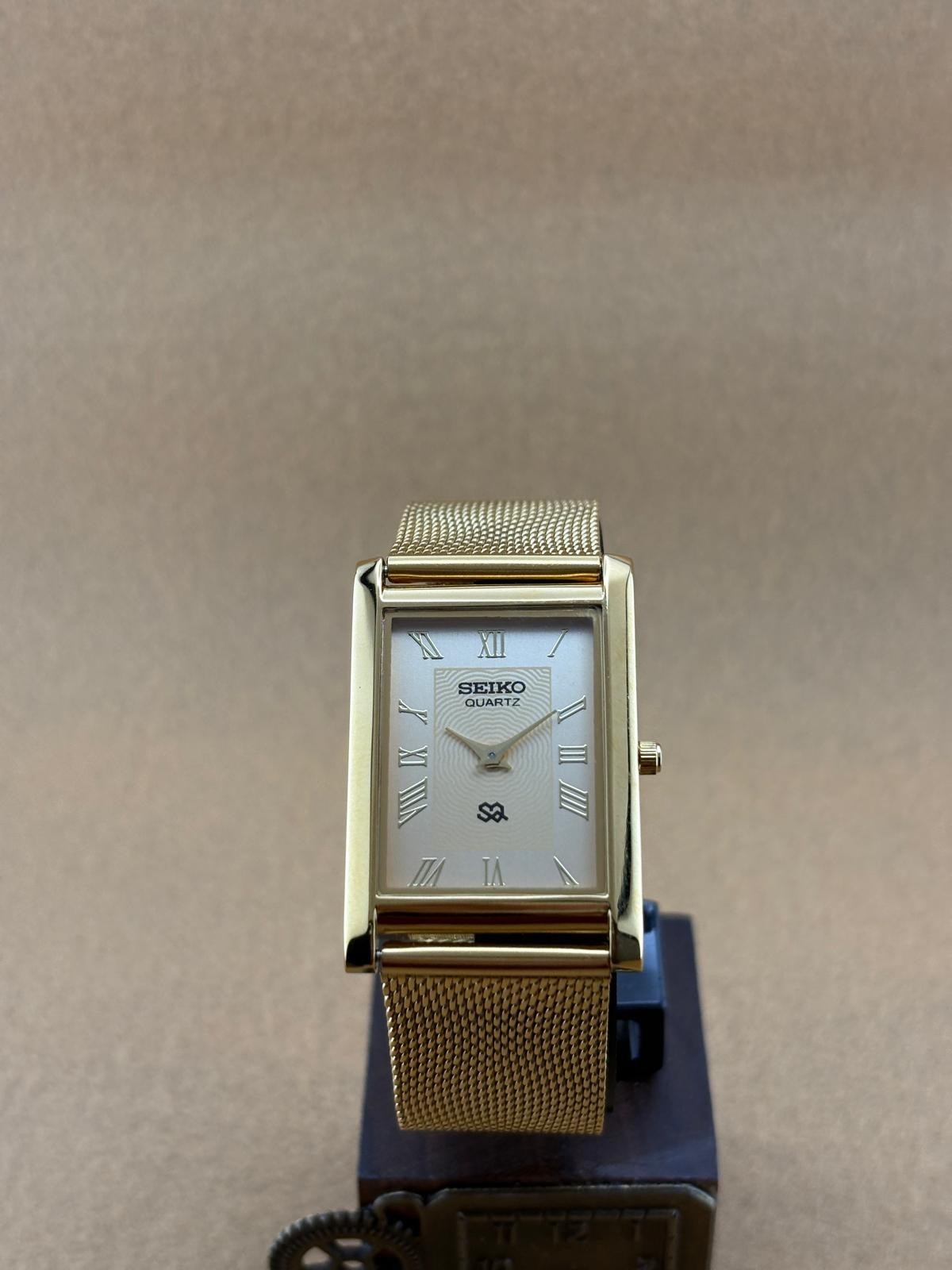 GOLD Vintage Seiko Slim Men’s Wrist Watch