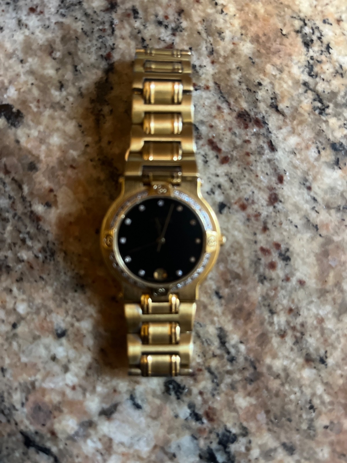 gucci watch 9200m gold