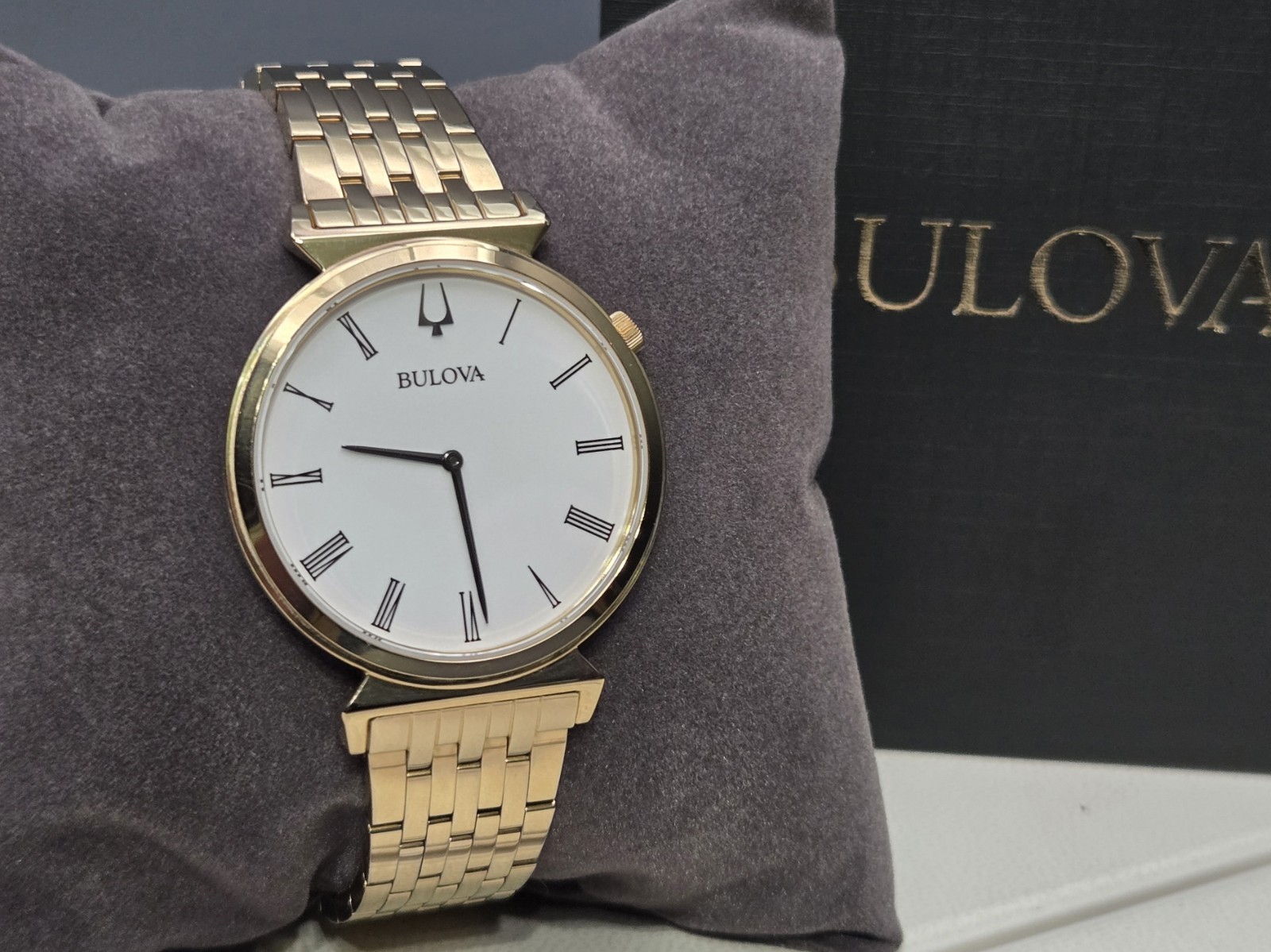 Bulova Regatta Store Display Men’s Gold Tone White Dial Quartz Watch 97A153