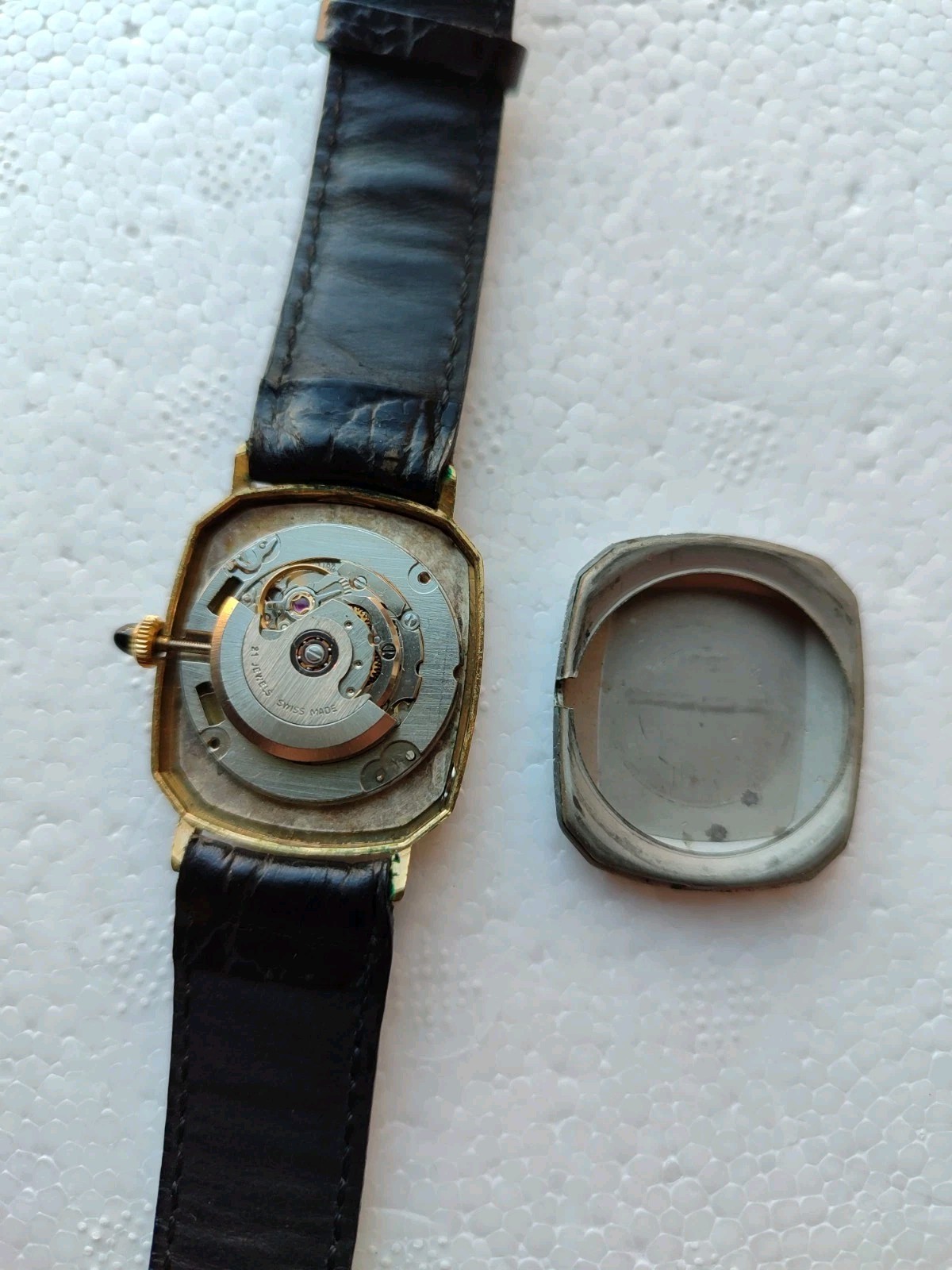 DARWIL 21 Jewels Swiss Made Hand Winding Perfectly Working 2677 Eta