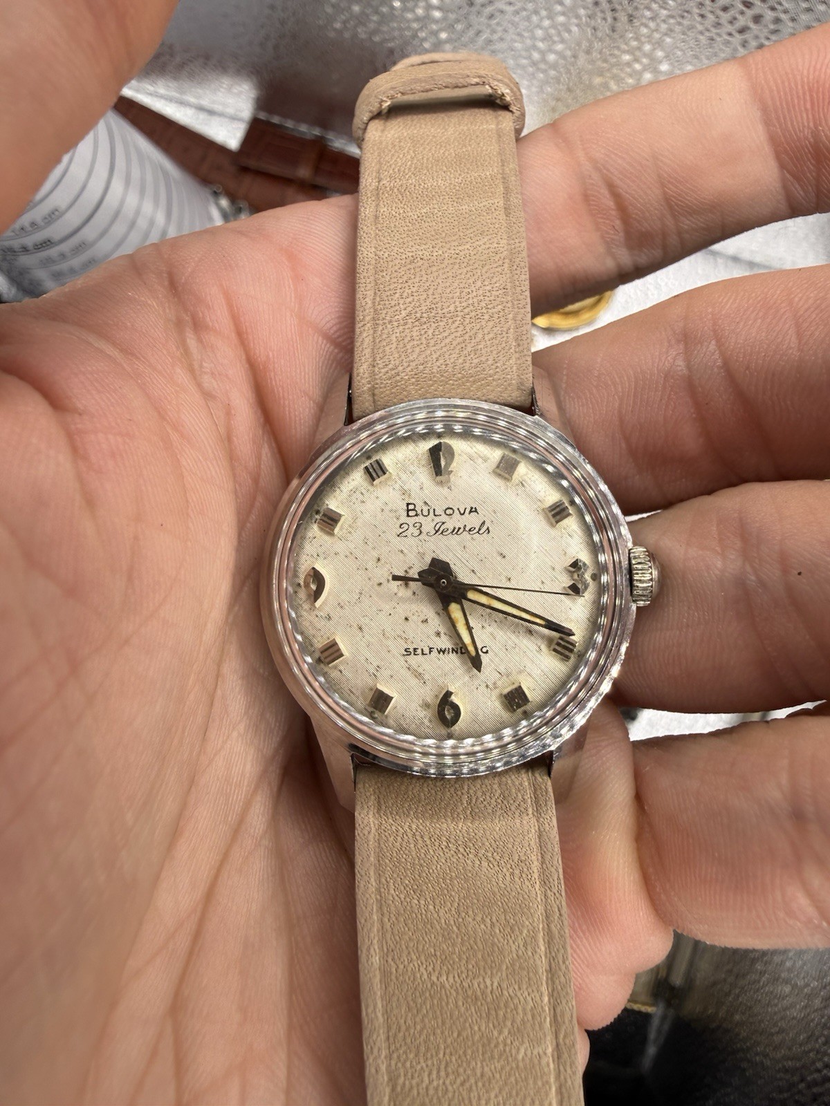 Bulova 23 Jewels Automatic Vintage 1950s Silver Dial Steel Beige Leather 35mm