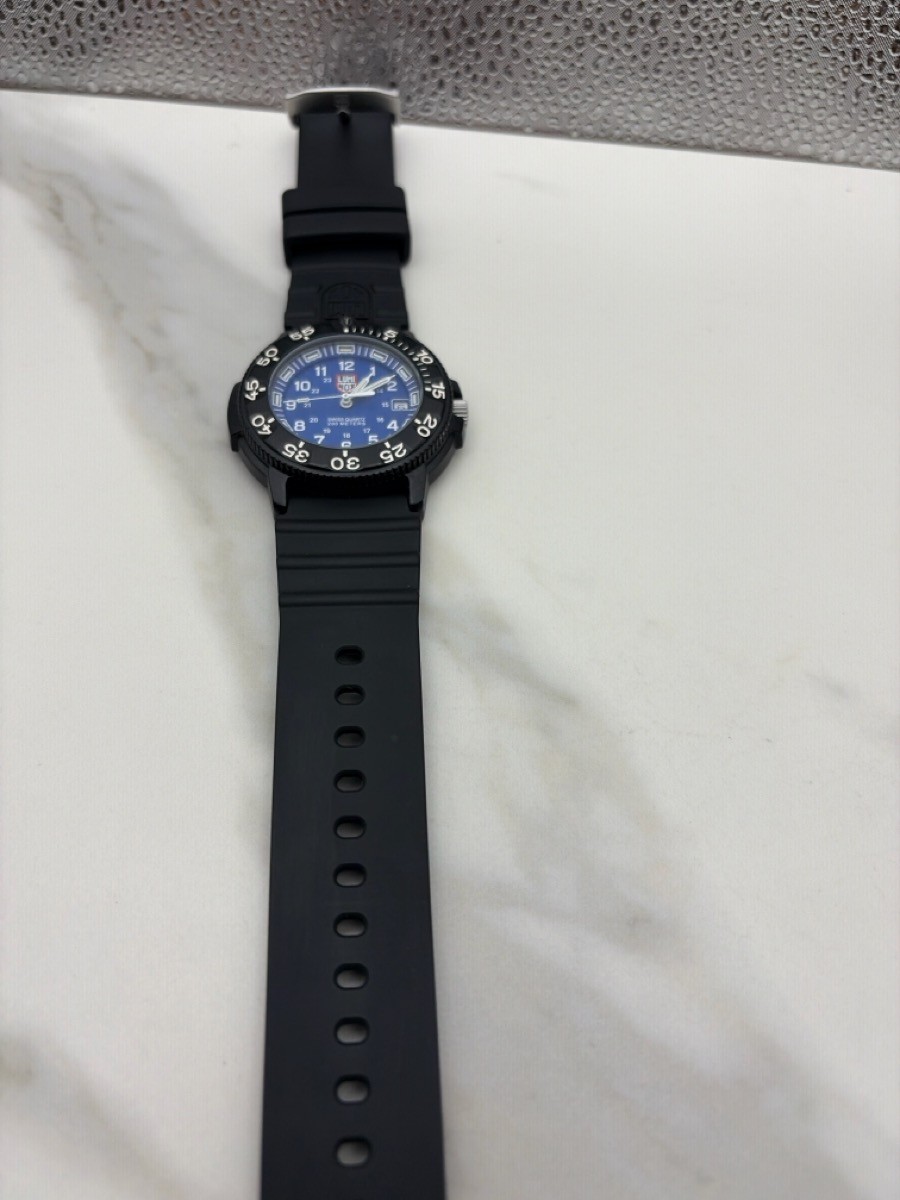 LUMINOX NAVY SEAL MILITARY DIVE SERIES 3000 V3 BLUE FACE WRISTWATCH (TDW045945)