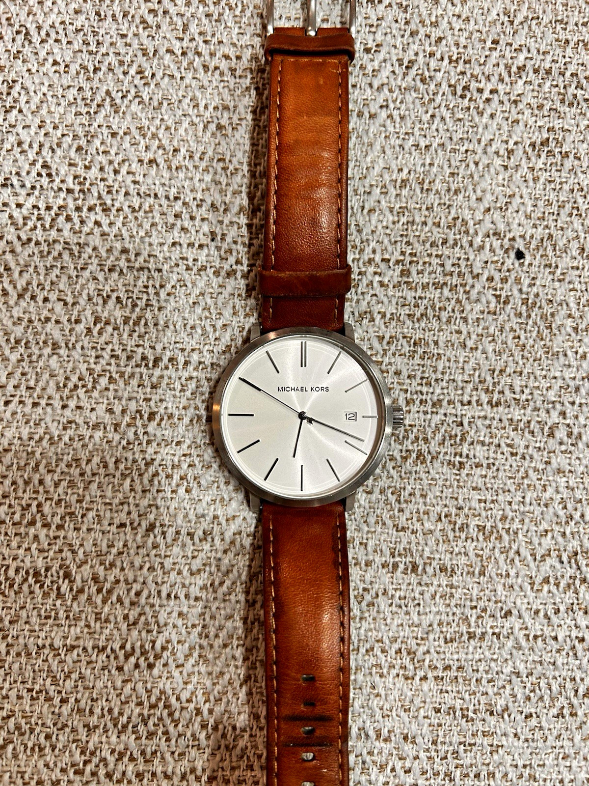 Michael Kors Slim Runway Quartz Date 50m Silver Dial 42mm Brown Leather
