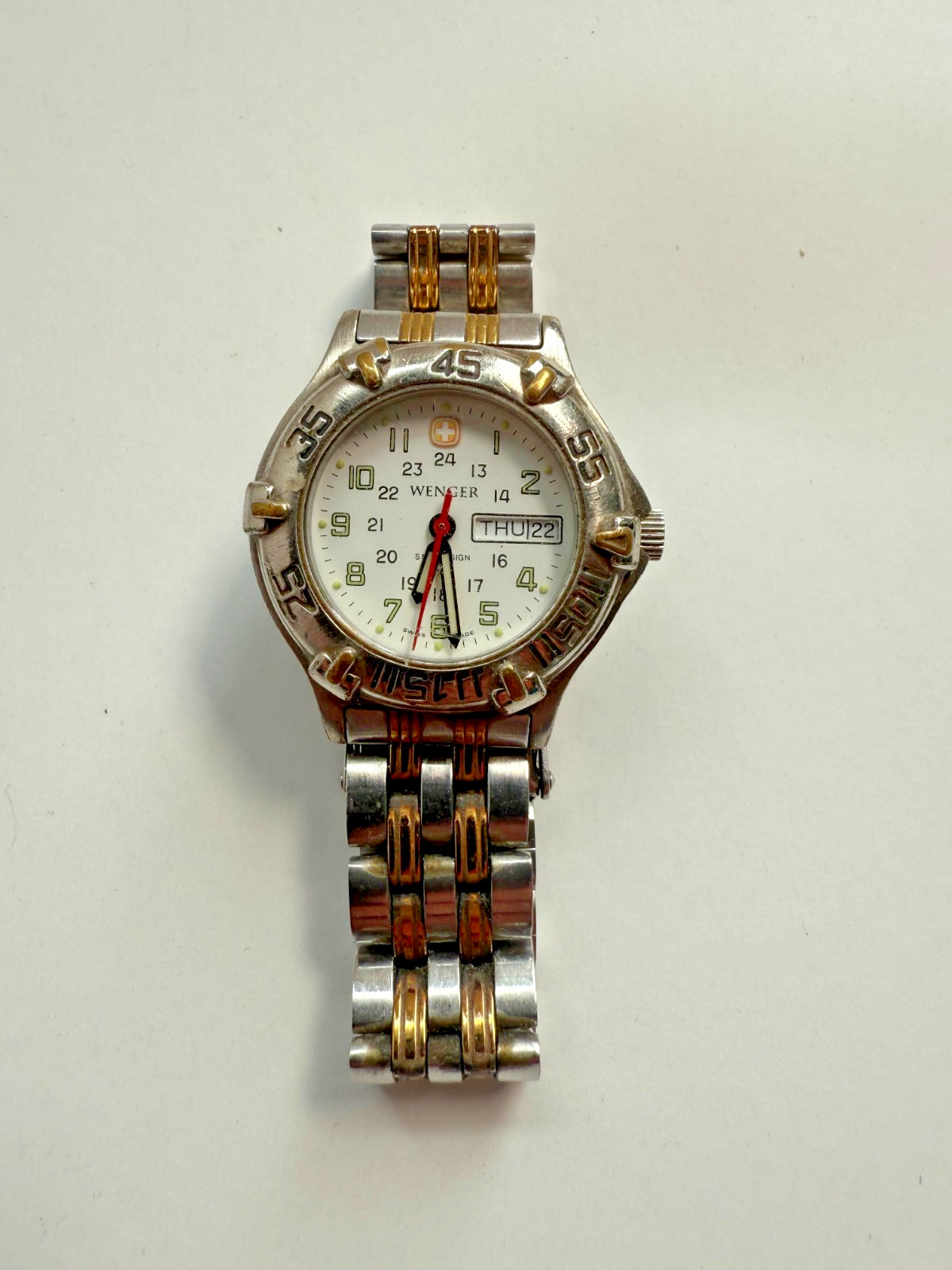 Vintage Wenger Swiss Army SMT Design 100M Mineral Crystal Date 091-0682 AS IS