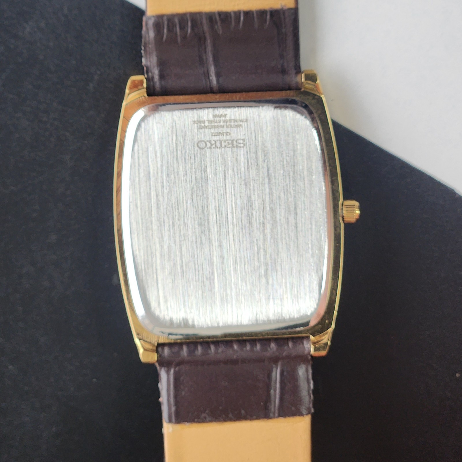 Vintage Seiko Slim Tank Quartz Men Golden Dial Dress Watch-Free Shipping.