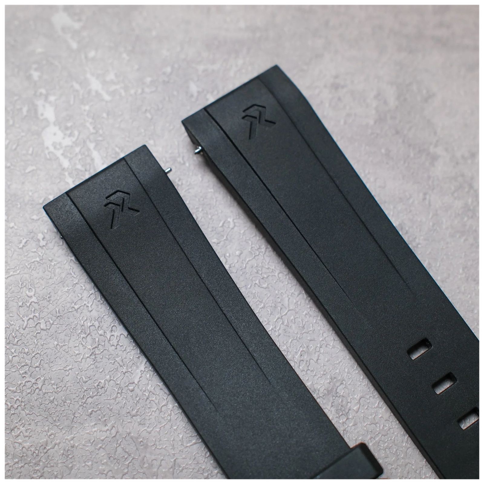 RZE HexaFlex 2.0 Carbon Black FKM Rubber Strap (20mm) – HEXAFLEX 2.0 CB Watch