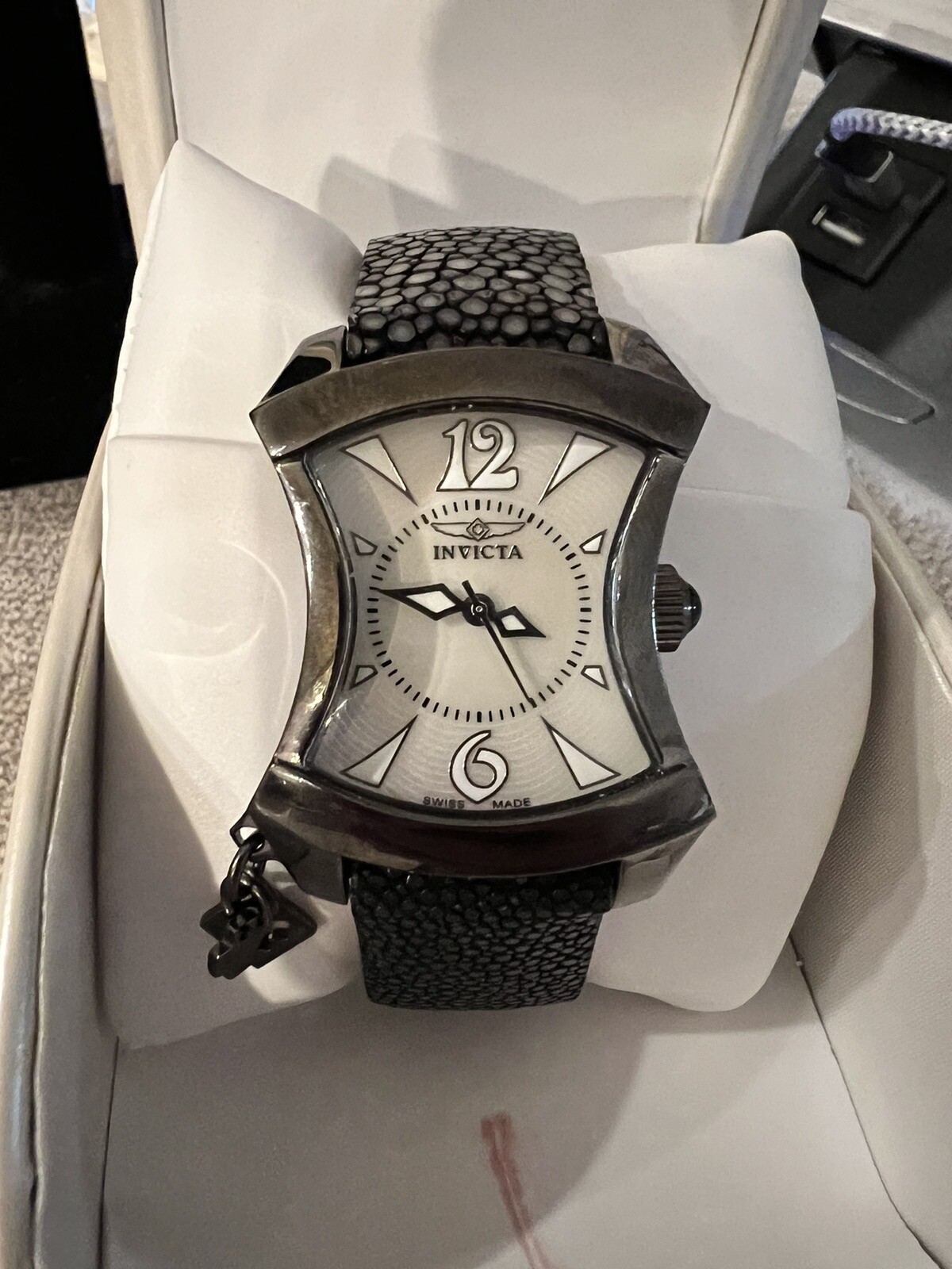 Invicta Swiss Made Diamond Hourglass Stingray Watch Model 2433 (Needs Bat) #8411