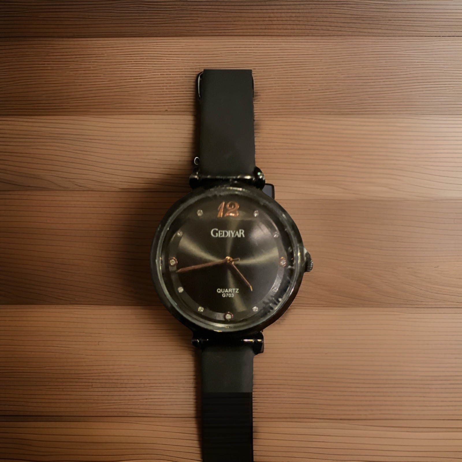 GEDIYAR Quartz Analog Wristwatch Black Band Black Dial Stick Indexes