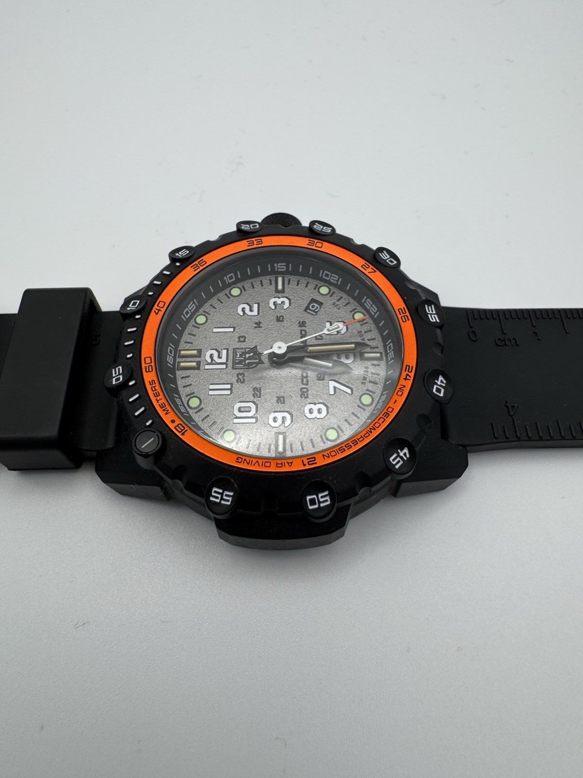 Luminox Commando Frogman 3301 Carbonox Diver Watch 3300 Series – Barely Used