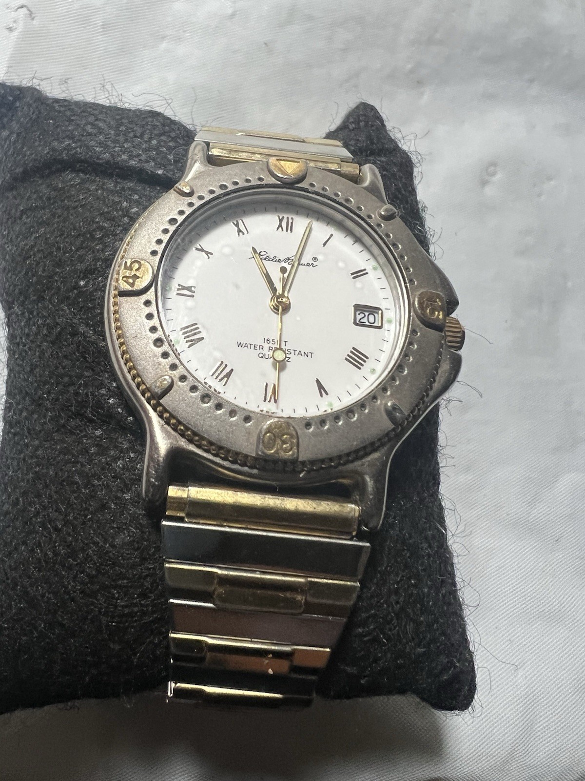eddie bauer White Dial,date, rotating Bezel, 38 mm,WR50M, stretch, men’s Watch.